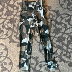 Aerie Camouflage Leggings - Green, Black, Tan